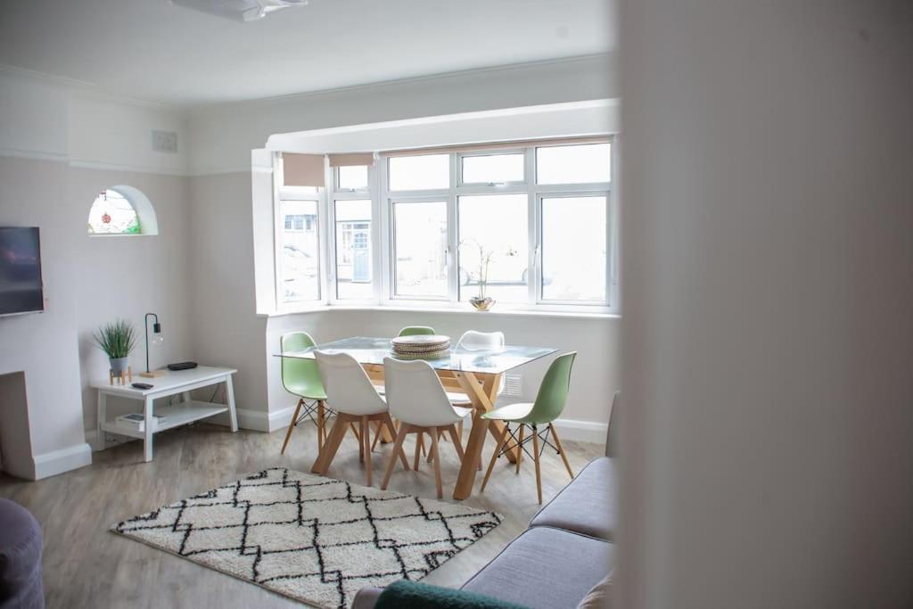 Coastal Haven In Leigh-On-Sea Apartment Southend-on-Sea Exterior photo