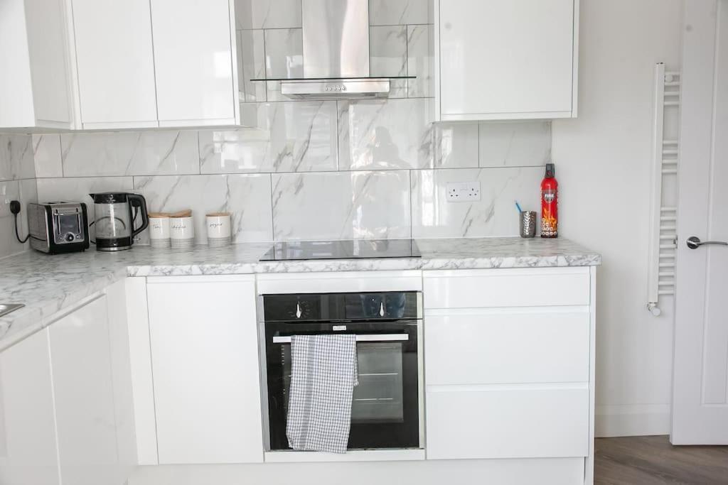 Coastal Haven In Leigh-On-Sea Apartment Southend-on-Sea Exterior photo